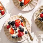 14 простых десертов, которые начинаются со смеси с пирожными в штучной упаковке