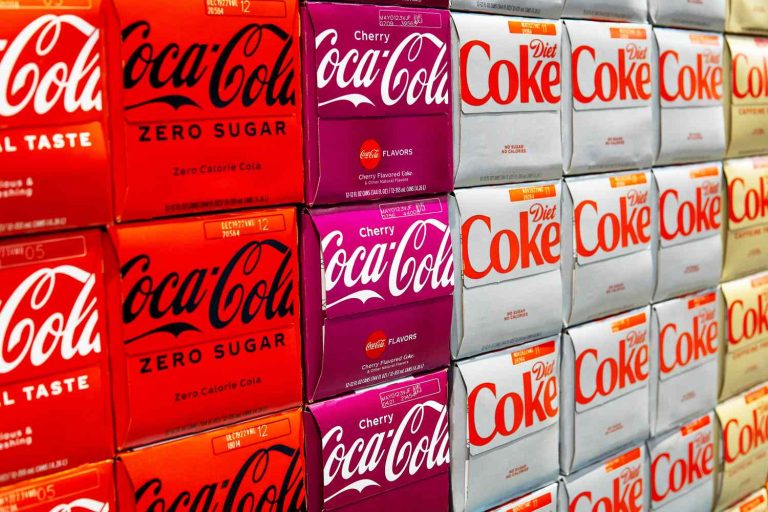 Coca-Cola только что объявила, что планирует вернуть эту популярную газировку 80-х годов