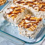 Рецепт запеканки с мороженым Snickers (3 ингредиента, макияж)