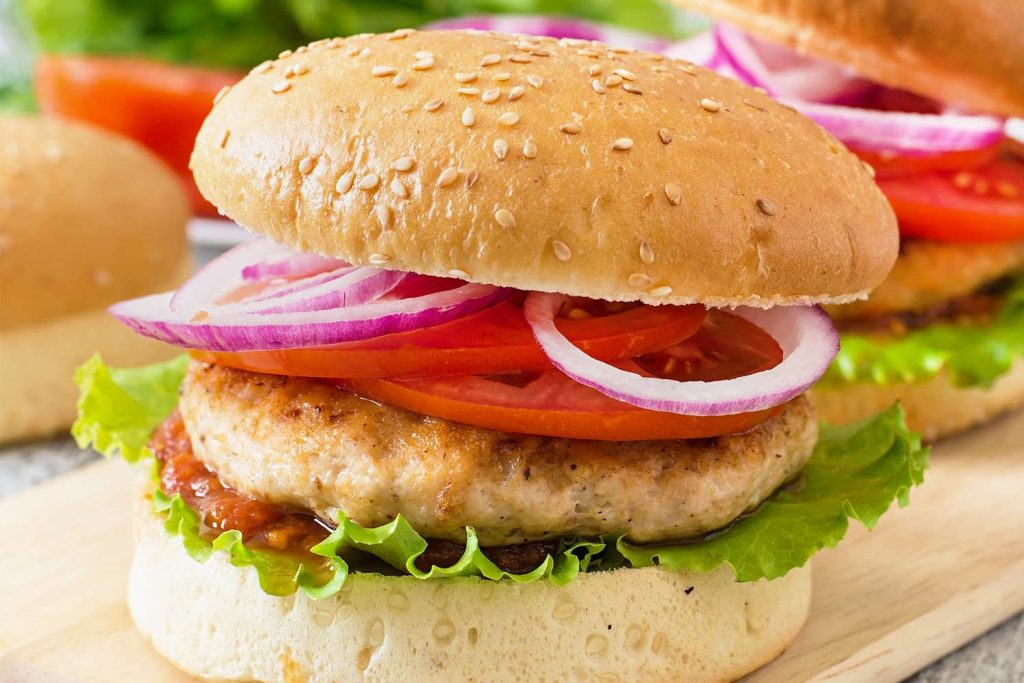 Как не дать гамбургерам индейки быть сухими, согласно Grillmaster