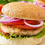Как не дать гамбургерам индейки быть сухими, согласно Grillmaster