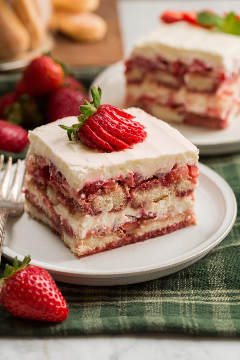 strawberry-tiramisu-04.jpg