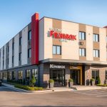 Мотель Фільварок в Житомирской области с современным фасадом и парковкой