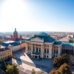 Панорама города Черновцы с видом на исторический центр и Черновицкий национальный университет