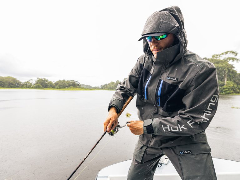 10-huk_proseries_lifestyle_landingfishinrain-1.jpg