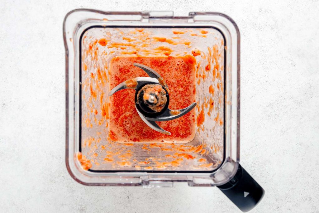 Самый простой способ вымыть блендер, согласно Vitamix