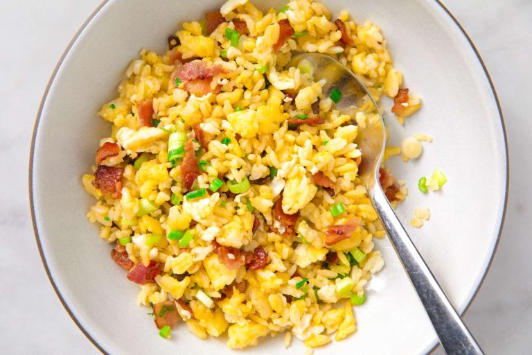 Золотой рис моей мамы из трех ингредиентов великолепен и вкусен
