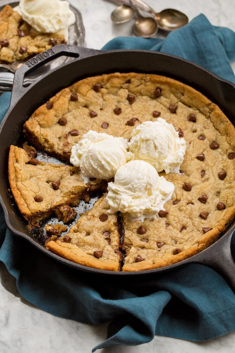skillet-chocolate-chip-cookie-1.jpg